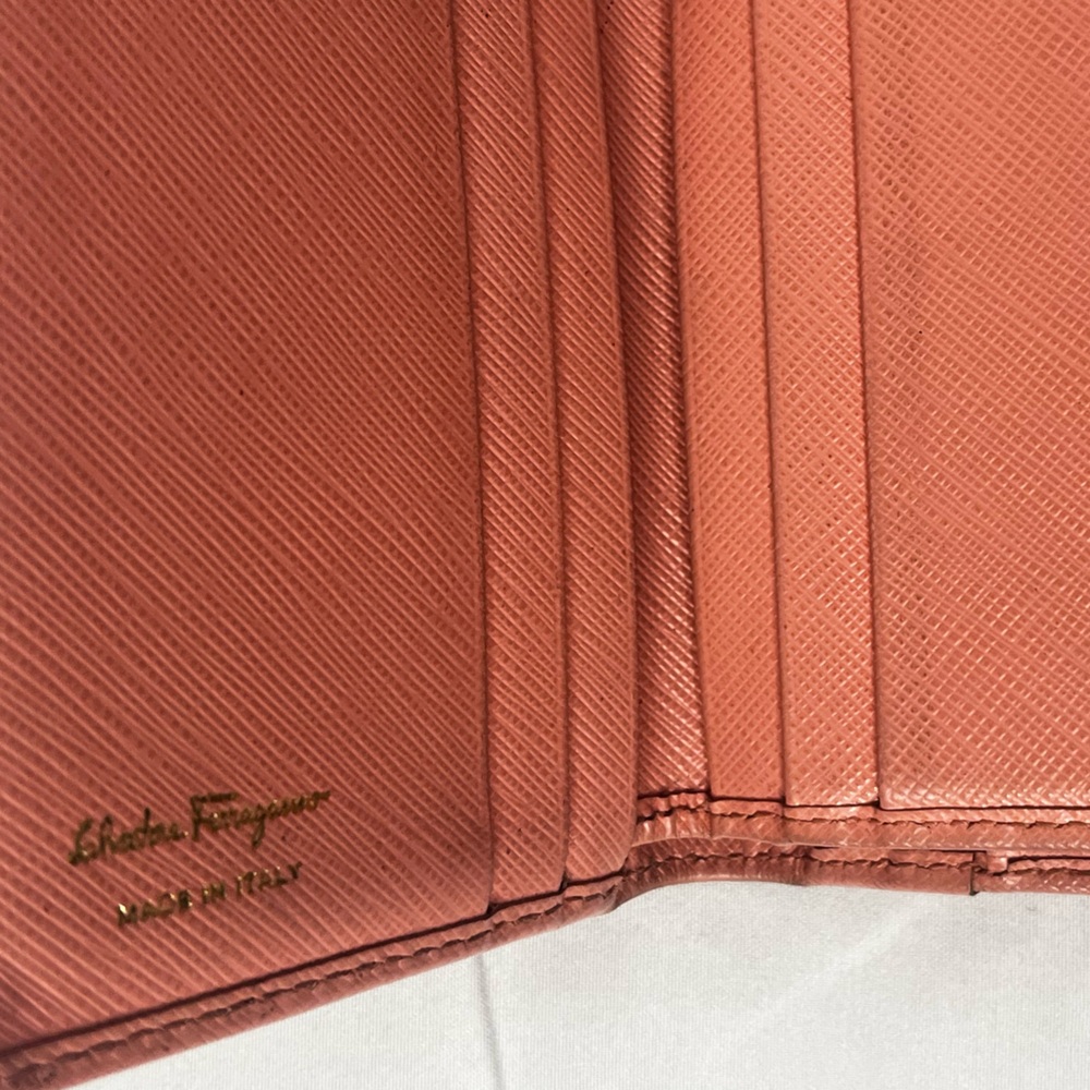 Ferragamo blush pink wallet - Picture 4 of 8